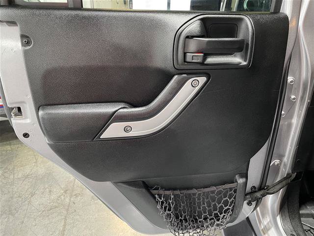 Used 2018 Jeep Wrangler Unlimited Sahara AWD/4WD image 26