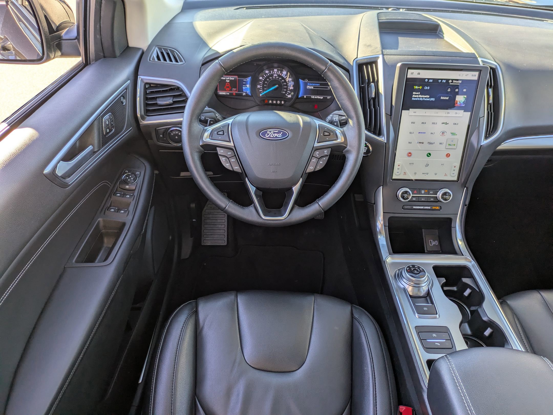 Certified 2022 Ford Edge Titanium w/ Class II Trailer Tow Package image 33