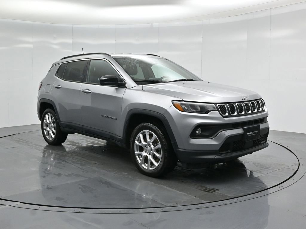 Used 2023 Jeep Compass Latitude image 7