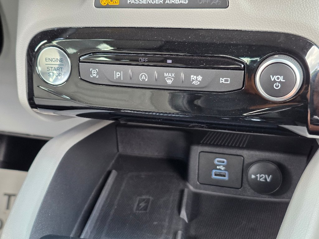 Certified 2023 Ford Escape Platinum w/ Premium Technology Package AWD/4WD image 5