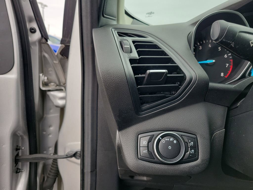 Certified 2017 Ford Escape SE image 21