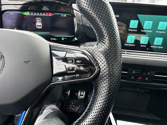 Used 2024 Volkswagen Golf R image 29