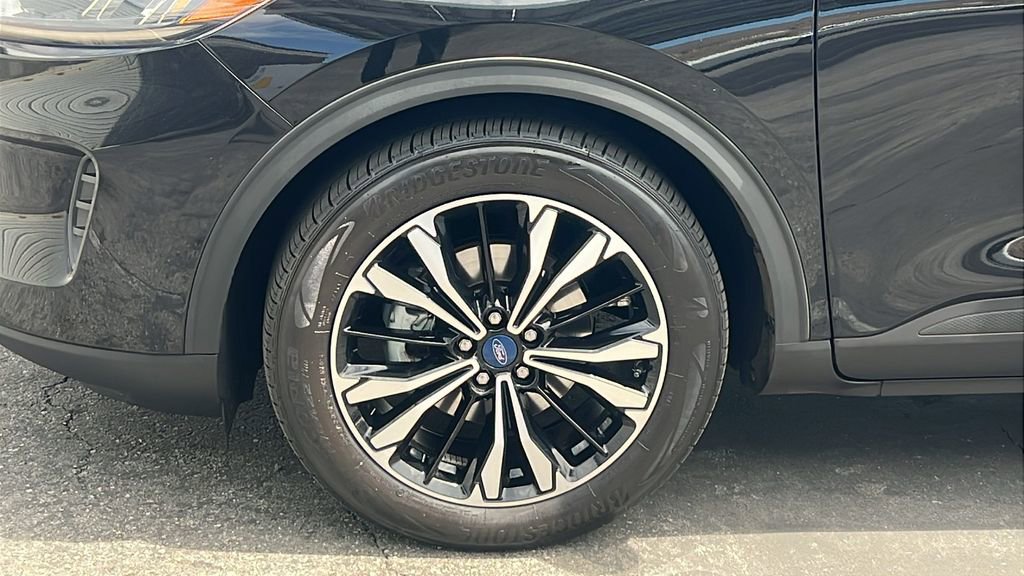 Certified 2022 Ford Escape SE w/ SE Sport Appearance Package FWD image 8