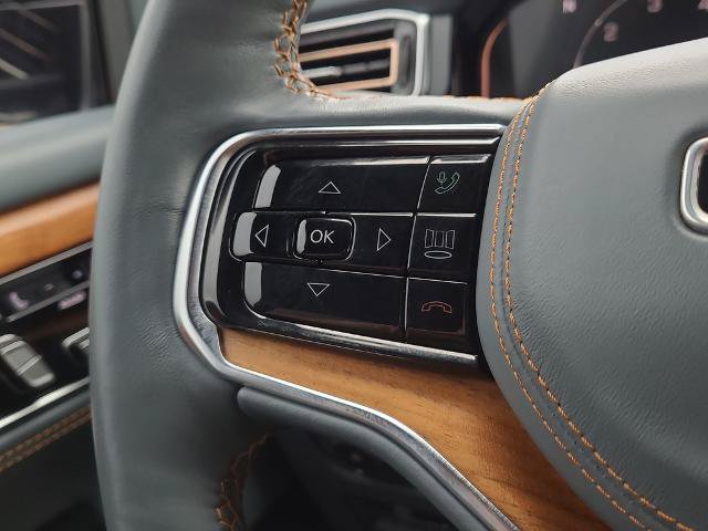 Used 2024 Jeep Grand Wagoneer Series III AWD/4WD image 32