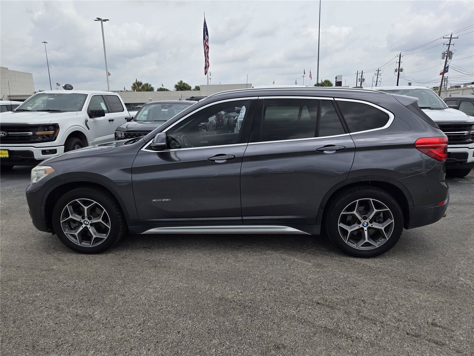 Used 2017 BMW X1 xDrive28i AWD/4WD image 5