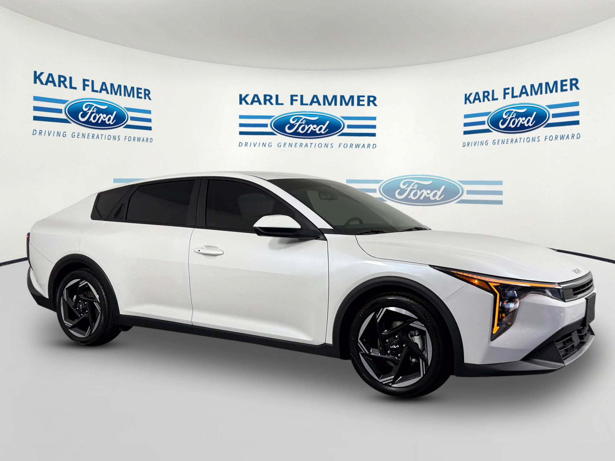 Used 2025 Kia K4 EX FWD image 1