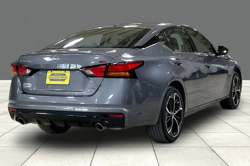 Used 2025 Nissan Altima 2.5 SR AWD/4WD image 12