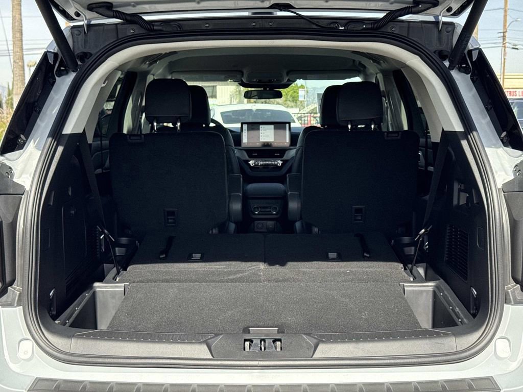 Certified 2025 Ford Explorer Active w/ Active Comfort Package image 26