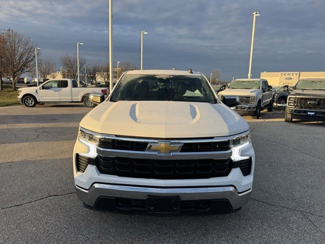 Used 2025 Chevrolet Silverado 1500 LT image 2