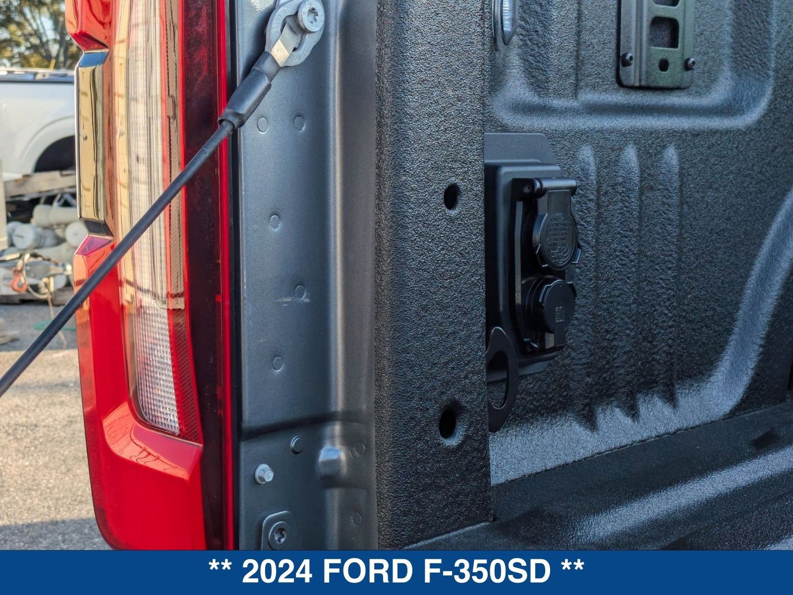 Certified 2024 Ford F350 Platinum image 18