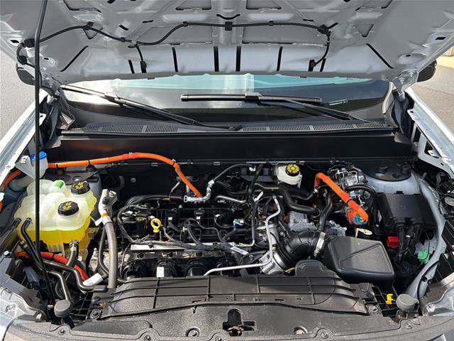 Certified 2025 Ford Maverick XLT w/ Equipment Group 301A AWD/4WD image 8
