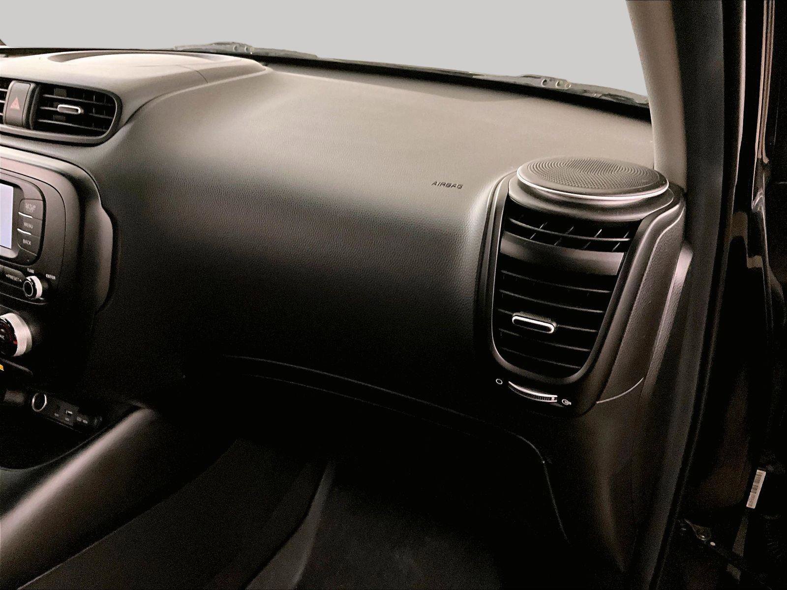 Used 2018 Kia Soul FWD image 14