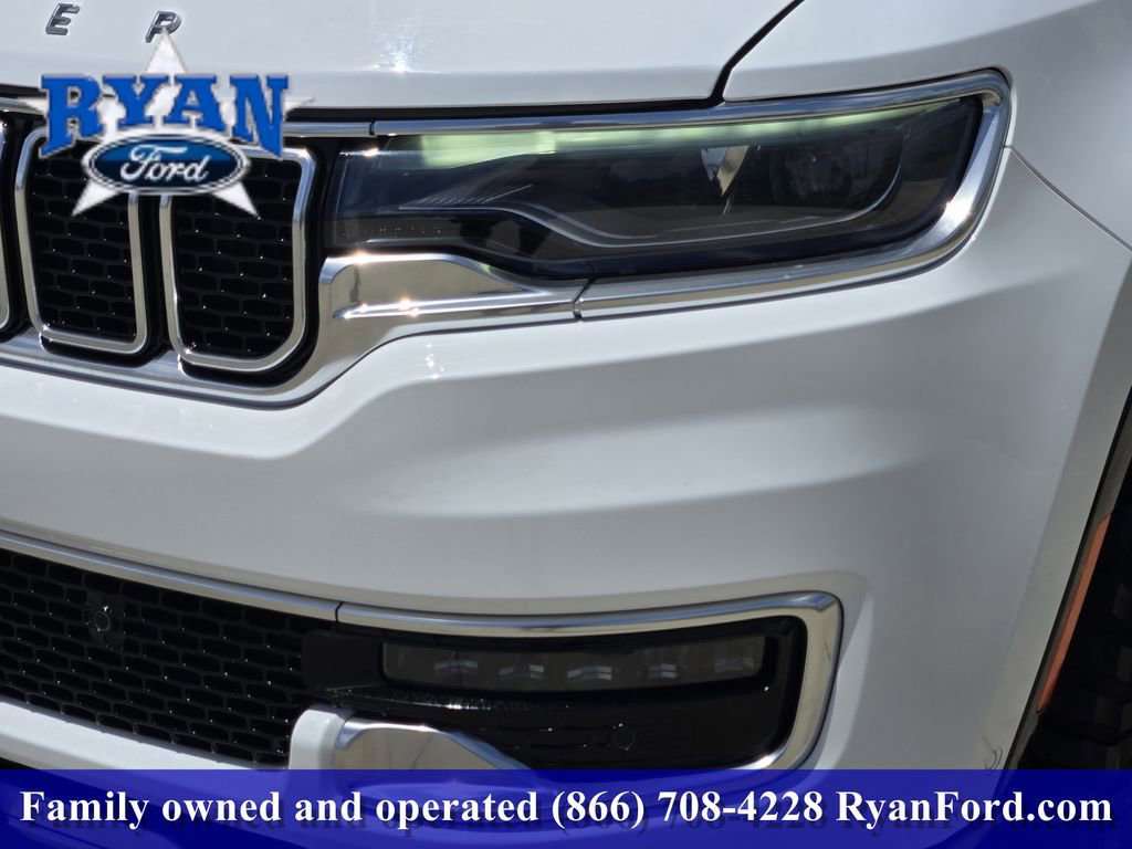 Used 2023 Jeep Wagoneer L Series II w/ Convenience Group I AWD/4WD image 6