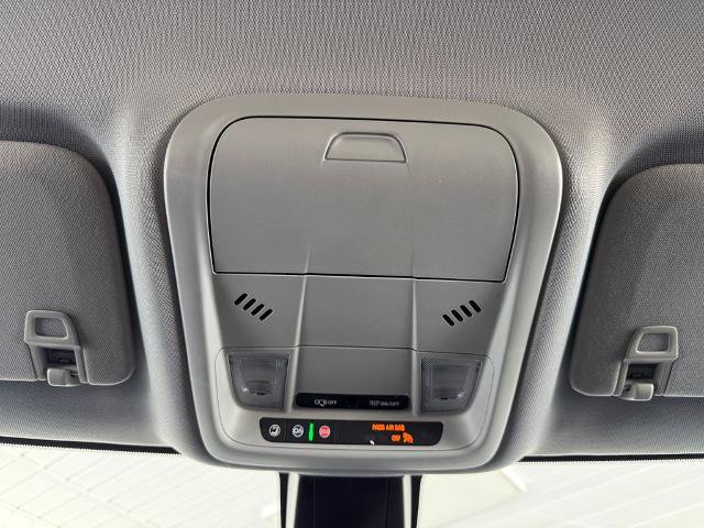 Used 2025 Chevrolet Blazer LT FWD image 18