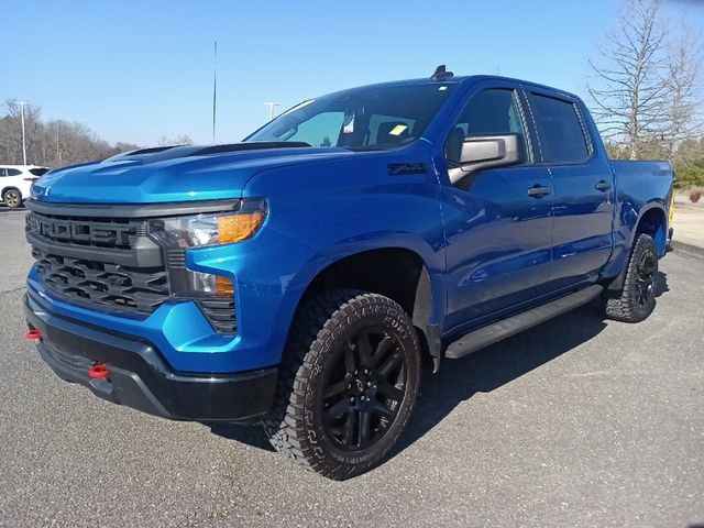 Used 2023 Chevrolet Silverado 1500 Custom Trail Boss w/ LPO, Dark Essentials Package AWD/4WD image 7
