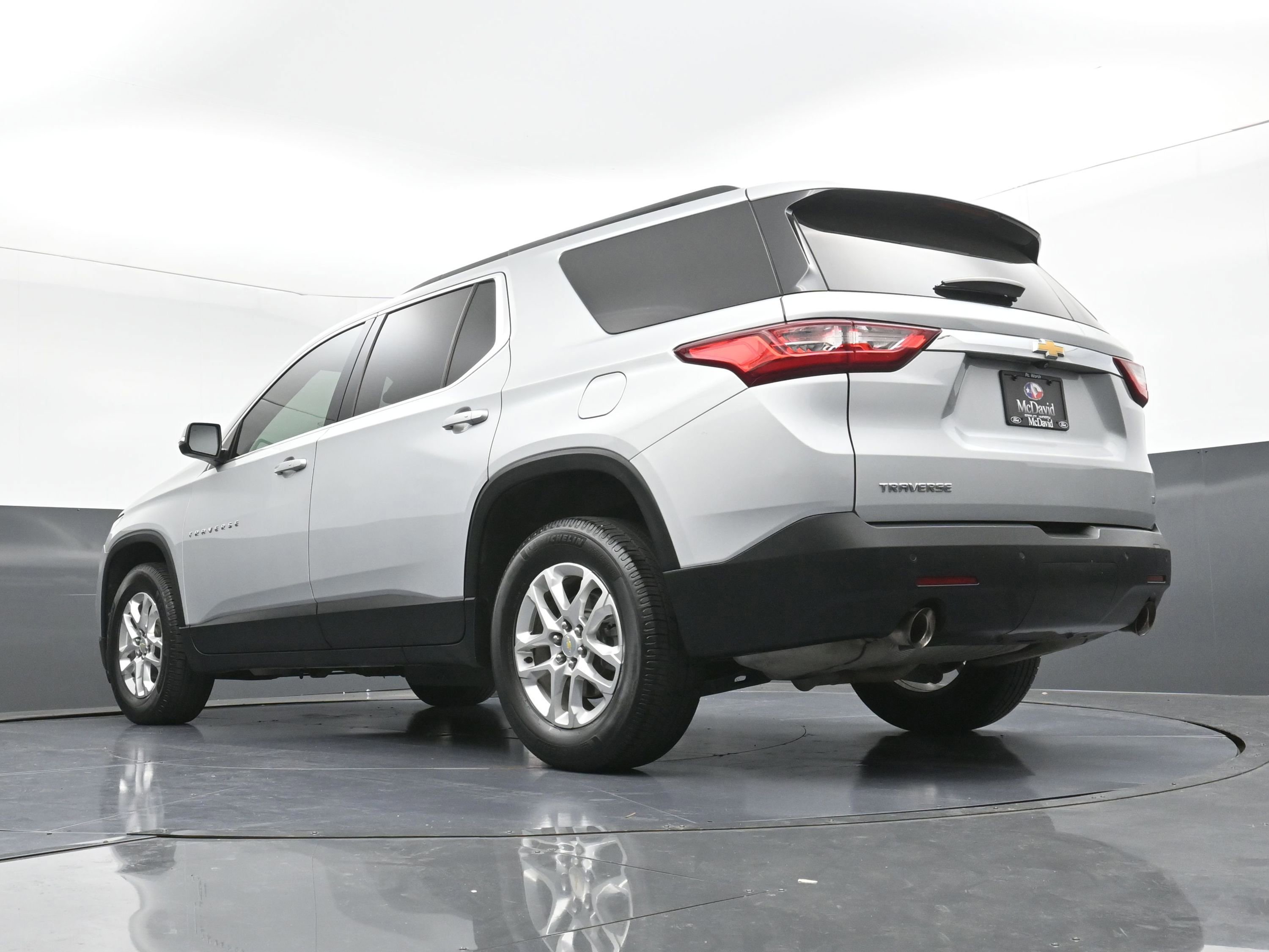 Used 2021 Chevrolet Traverse LT image 9