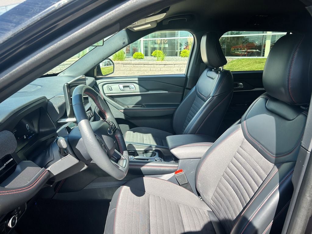 Certified 2025 Ford Explorer ST-Line w/ ST-Line Street Pack AWD/4WD image 10