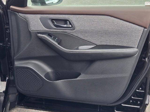 Used 2021 Nissan Rogue S image 4