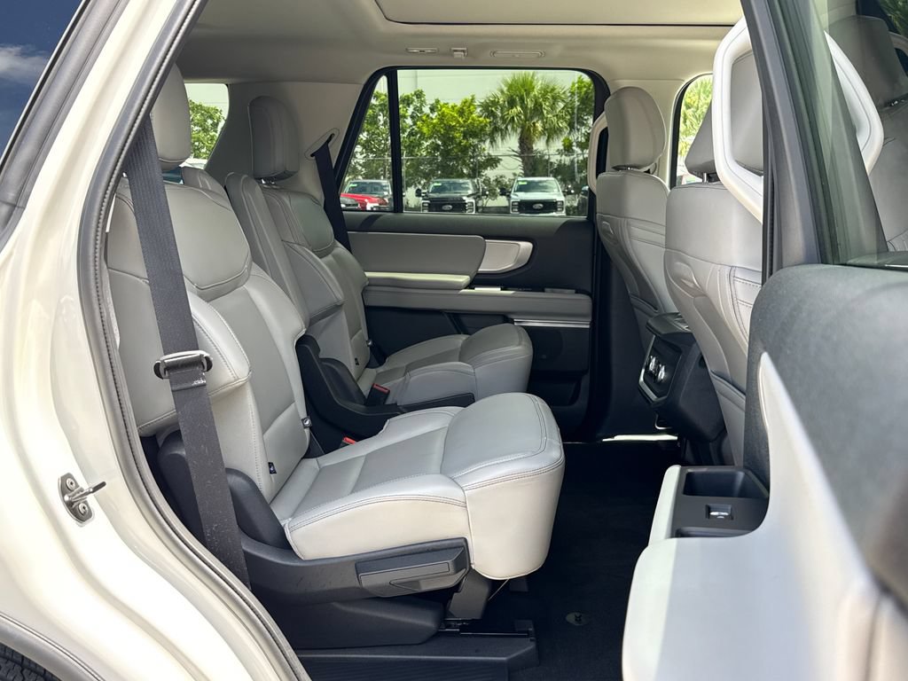 Certified 2025 Ford Expedition Active RWD image 30