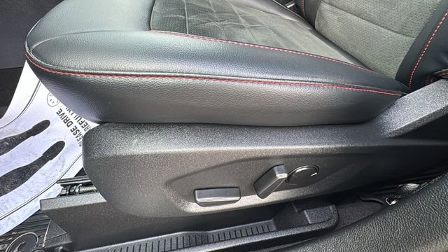 Certified 2023 Ford Edge ST-Line image 8