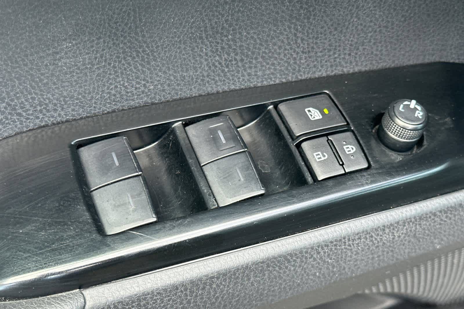 Used 2026 Toyota Camry SE w/ Convenience Package FWD image 14