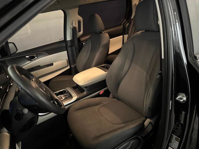 Used 2022 Kia Carnival LX FWD image 12