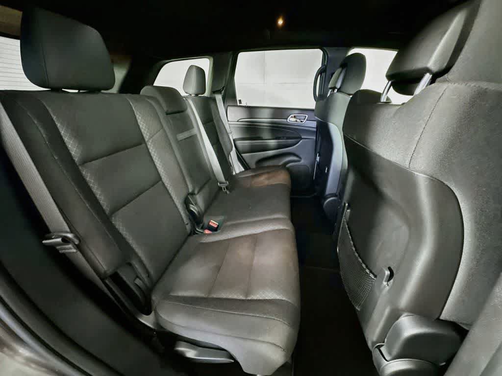 Used 2019 Jeep Grand Cherokee Laredo RWD image 29