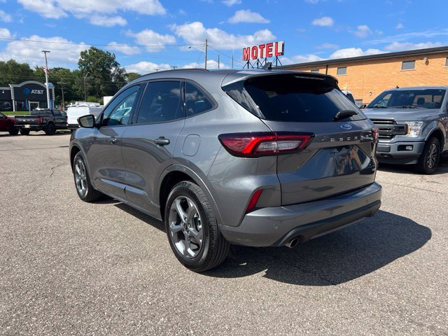 Certified 2024 Ford Escape ST-Line w/ Tech Pack #1 AWD/4WD image 6
