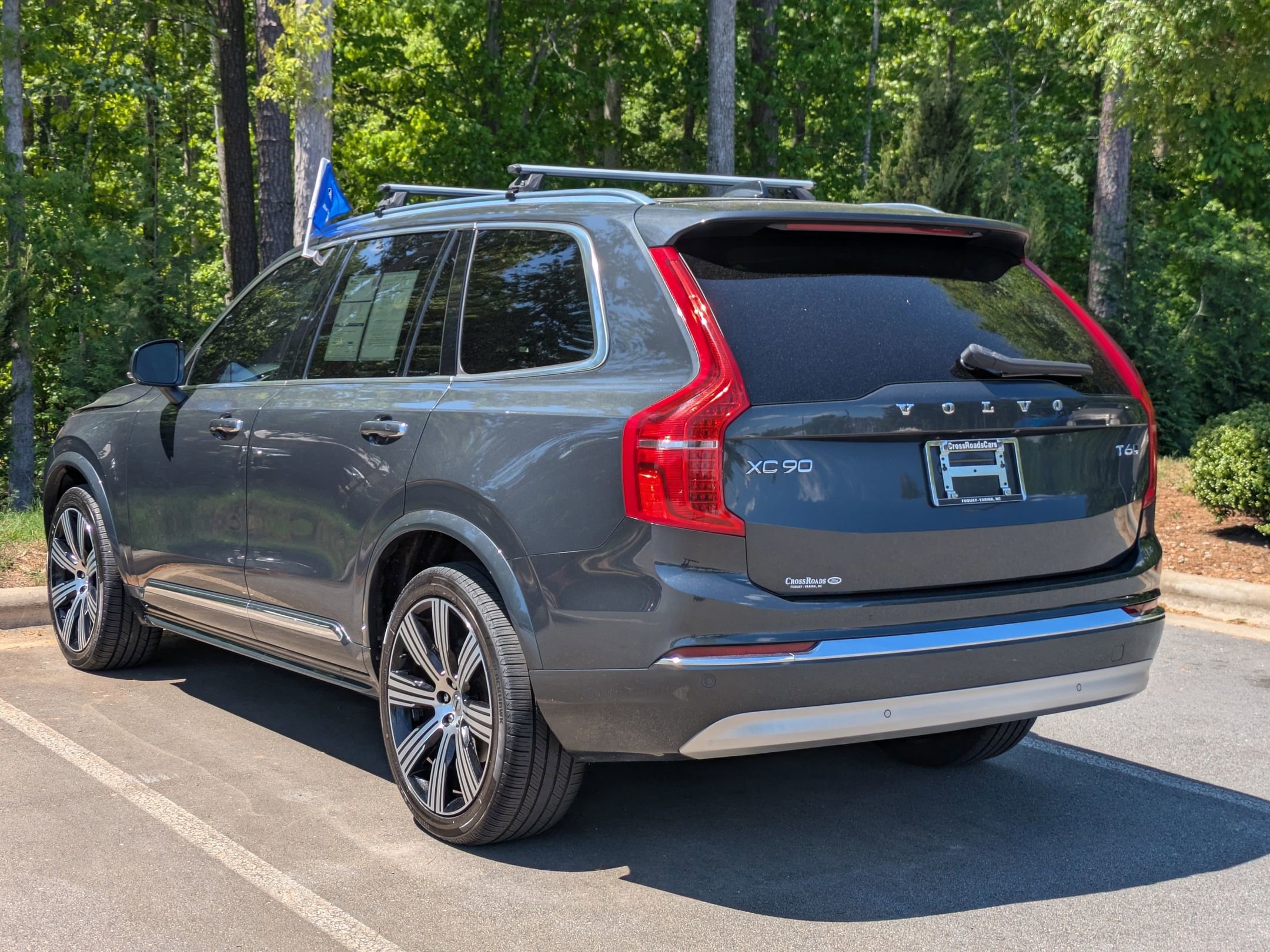 Used 2022 Volvo XC90 T6 Inscription w/ Advanced Package image 2