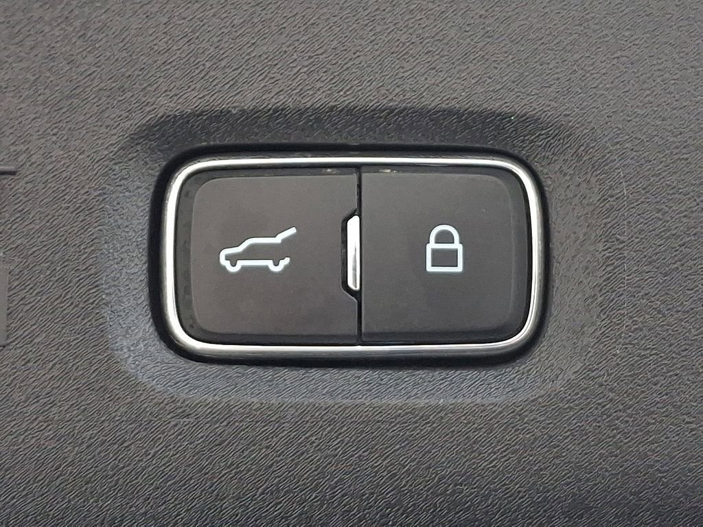 Certified 2025 Ford Expedition Active image 30