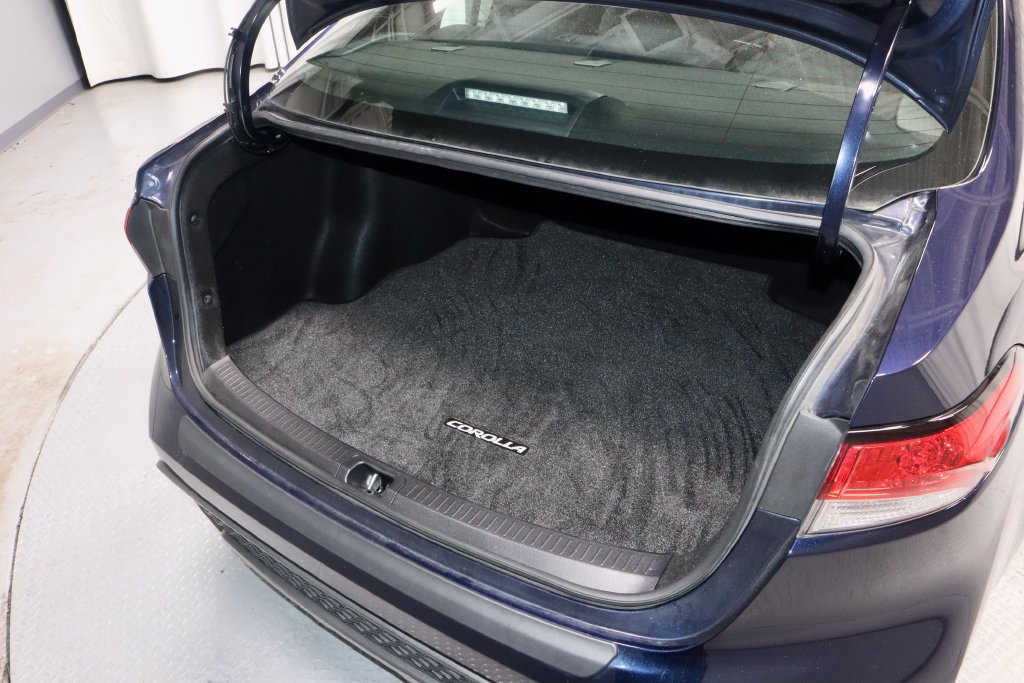 Used 2022 Toyota Corolla SE w/ SE Premium Package FWD image 14