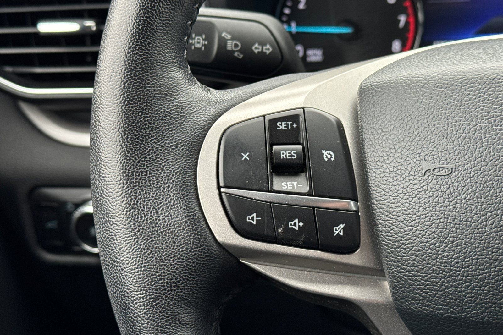 Certified 2023 Ford Explorer XLT w/ Equipment Group 202A image 27