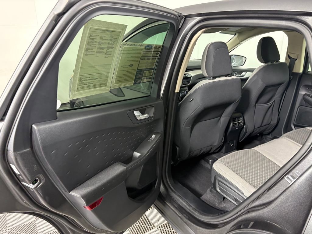 Certified 2020 Ford Escape SE image 28