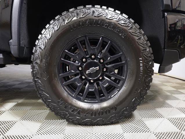 Used 2024 Chevrolet Silverado 2500 ZR2 w/ Technology Package image 22