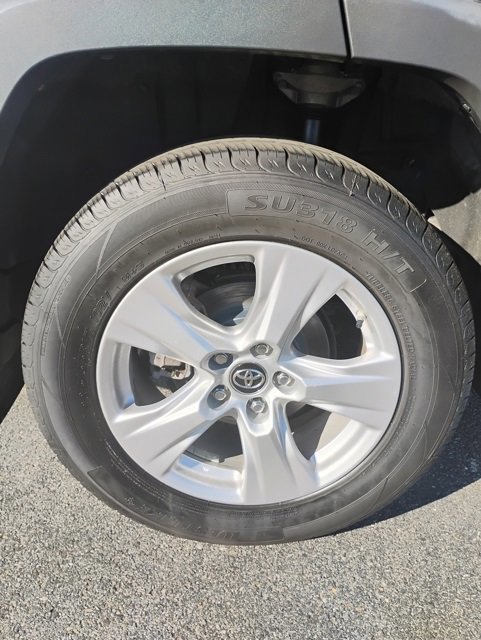 Used 2019 Toyota RAV4 XLE image 11