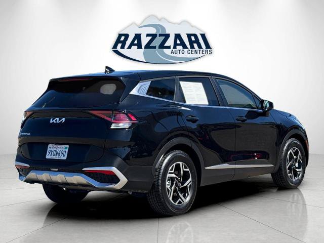 Used 2024 Kia Sportage LX FWD image 3
