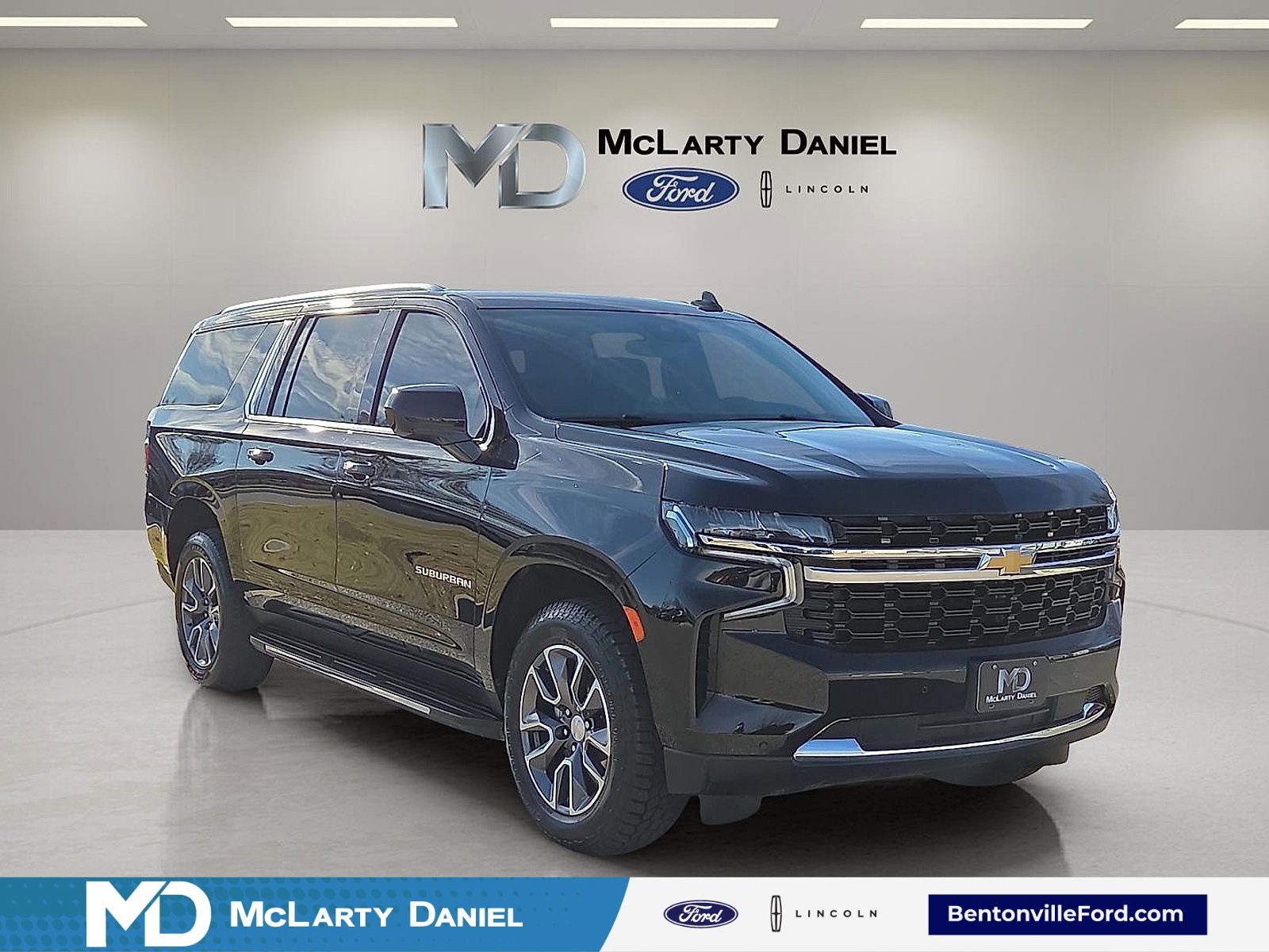 Used 2024 Chevrolet Suburban LS image 1