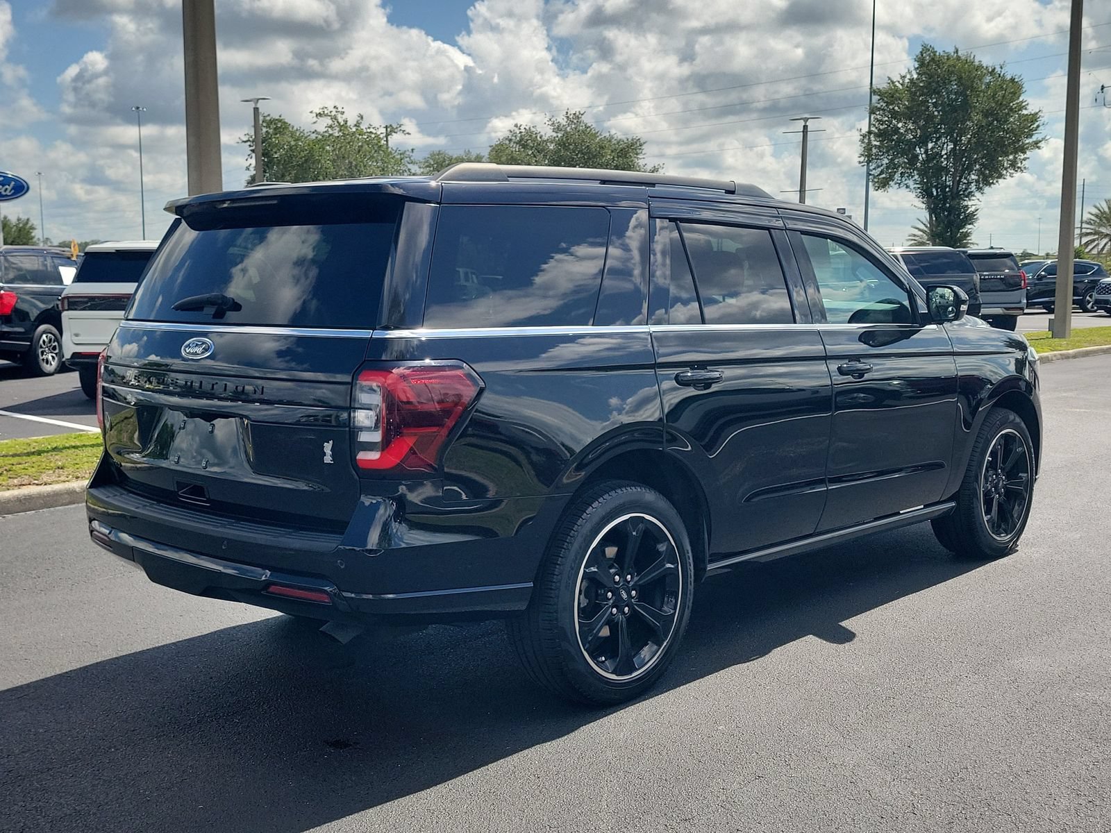 Certified 2024 Ford Expedition Limited RWD image 4