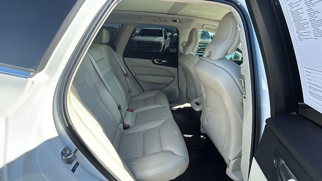 Used 2021 Volvo XC60 T5 Momentum w/ Advanced Package image 13