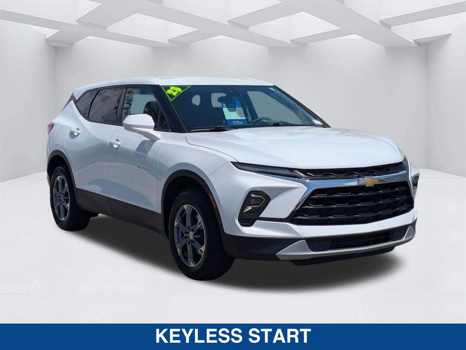Used 2025 Chevrolet Blazer LT FWD image 3