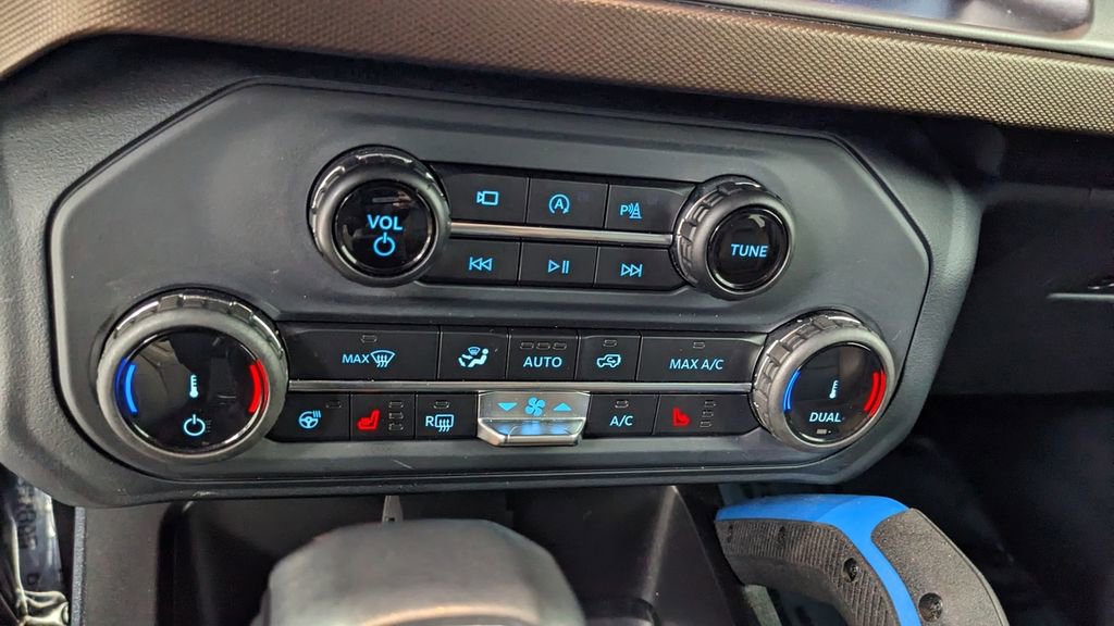 Certified 2022 Ford Bronco Outer Banks w/ Sasquatch Package AWD/4WD image 28