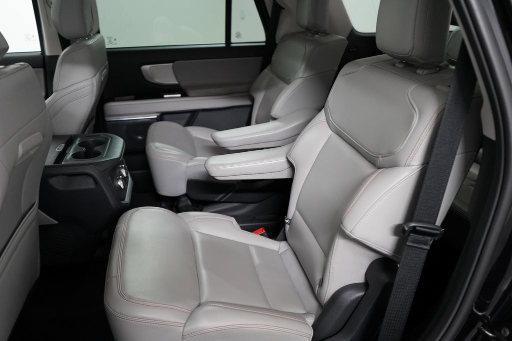 Certified 2025 Ford Expedition Active AWD/4WD image 29