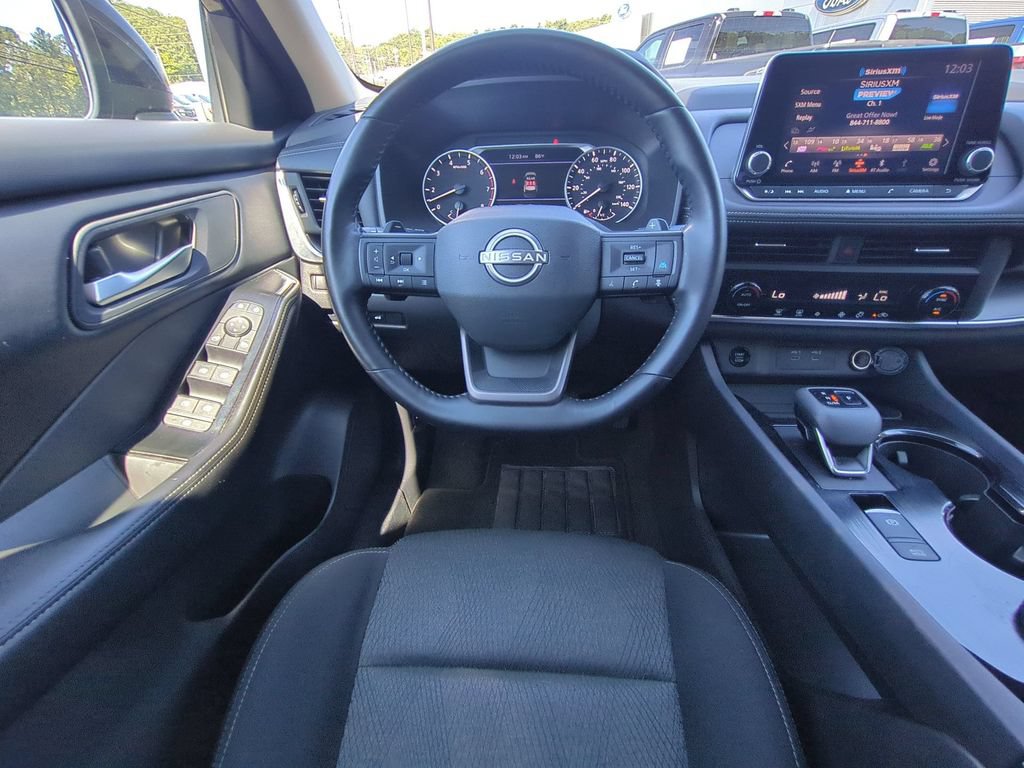 Used 2025 Nissan Rogue SV AWD/4WD image 18