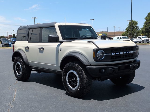 Certified 2025 Ford Bronco Big Bend w/ Black Diamond Package AWD/4WD image 2