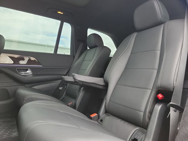 Used 2025 Mercedes-Benz GLS 450 4MATIC image 9