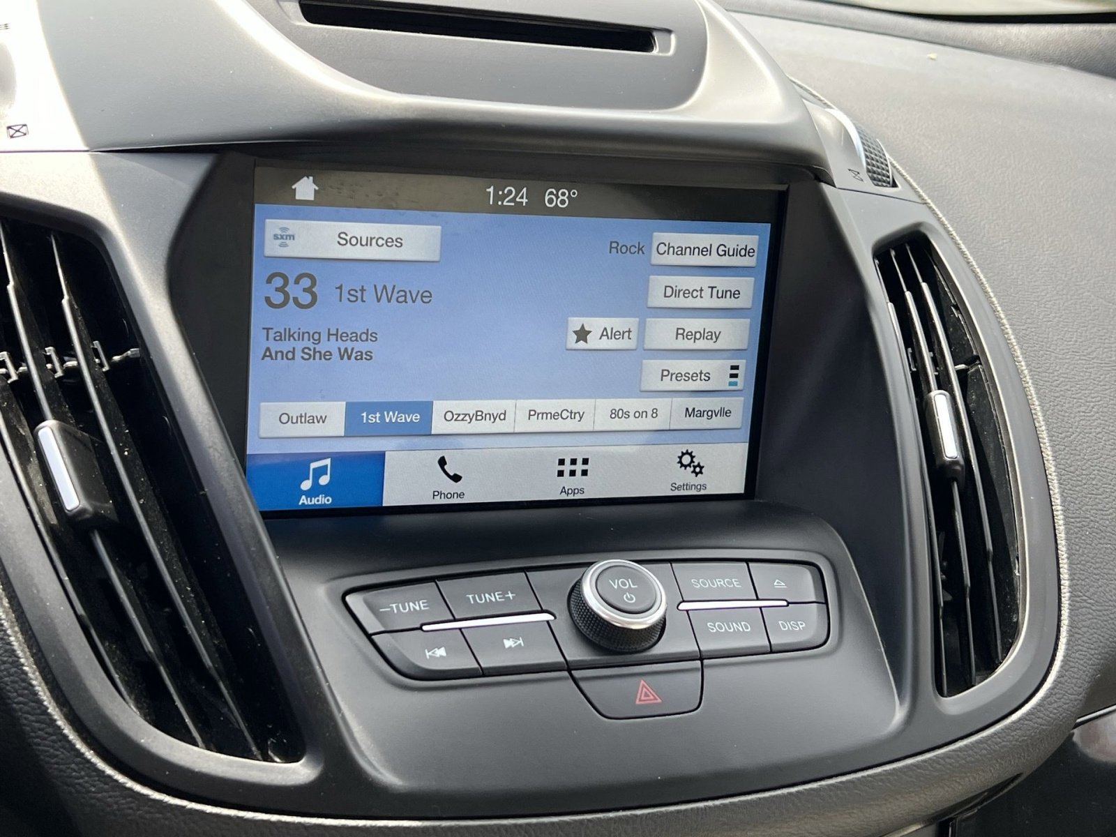 Certified 2018 Ford Escape SEL w/ SEL Sport Appearance Package image 18