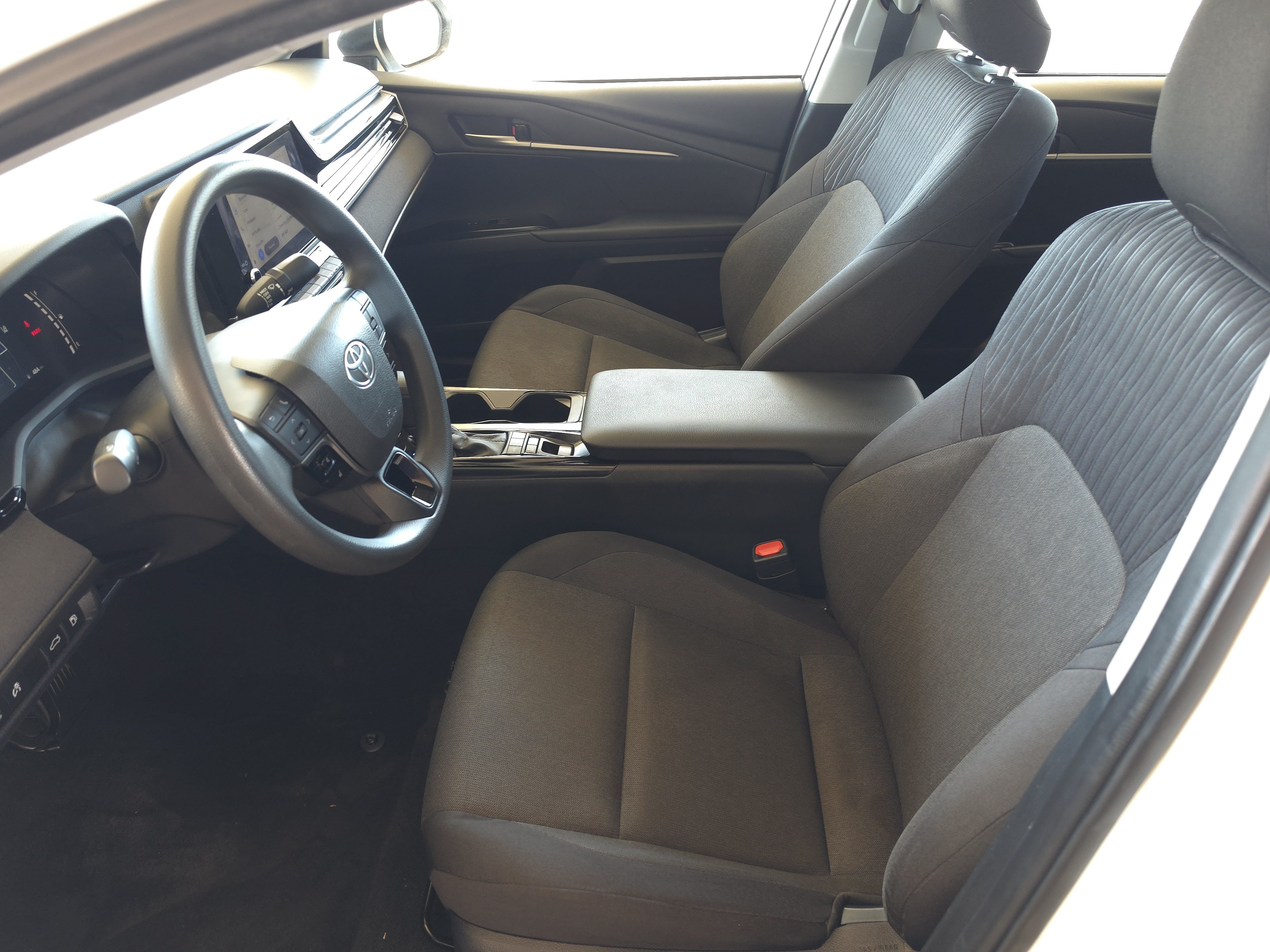 Used 2025 Toyota Camry LE FWD image 9