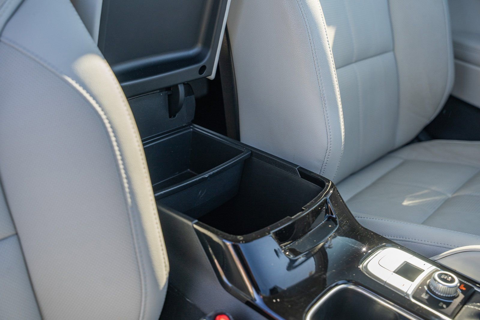 Used 2023 Kia Telluride EX w/ EX Captain's Chair Package image 11