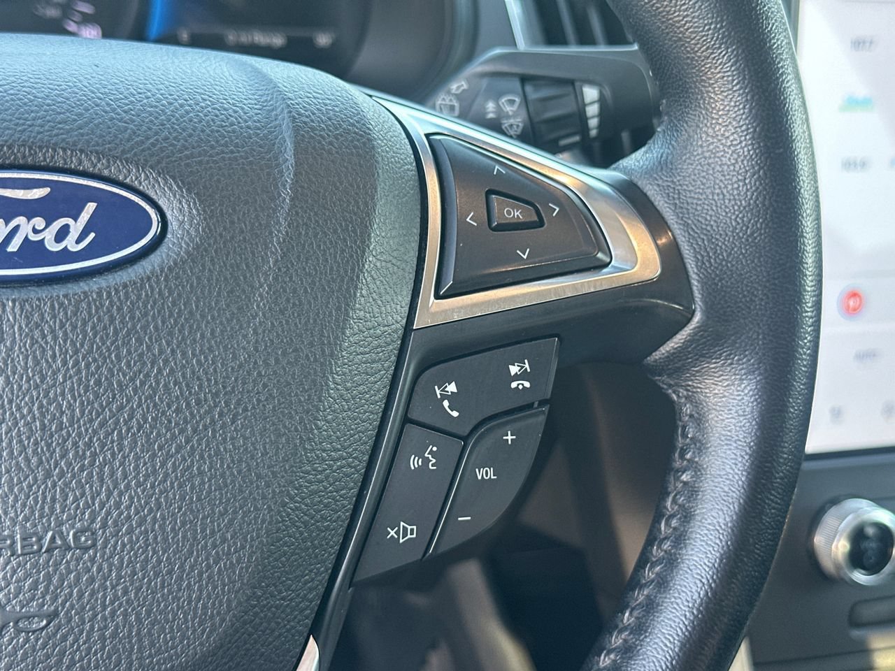 Certified 2022 Ford Edge Titanium AWD/4WD image 28