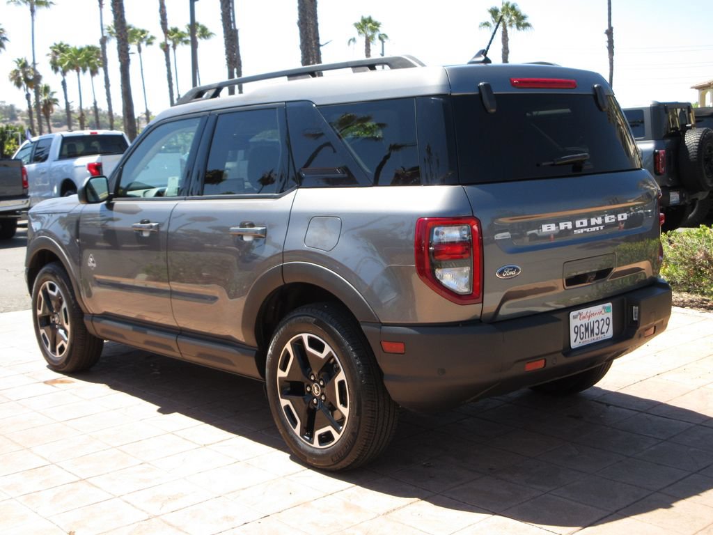 Certified 2023 Ford Bronco Sport Outer Banks AWD/4WD image 2
